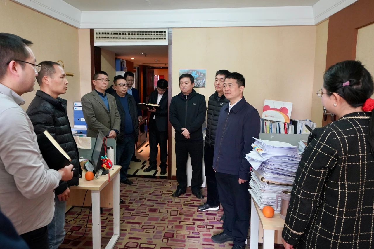 迎新春，鼓干劲，开新局！省尊龙凯时集团领导班子慰问总部干部员工